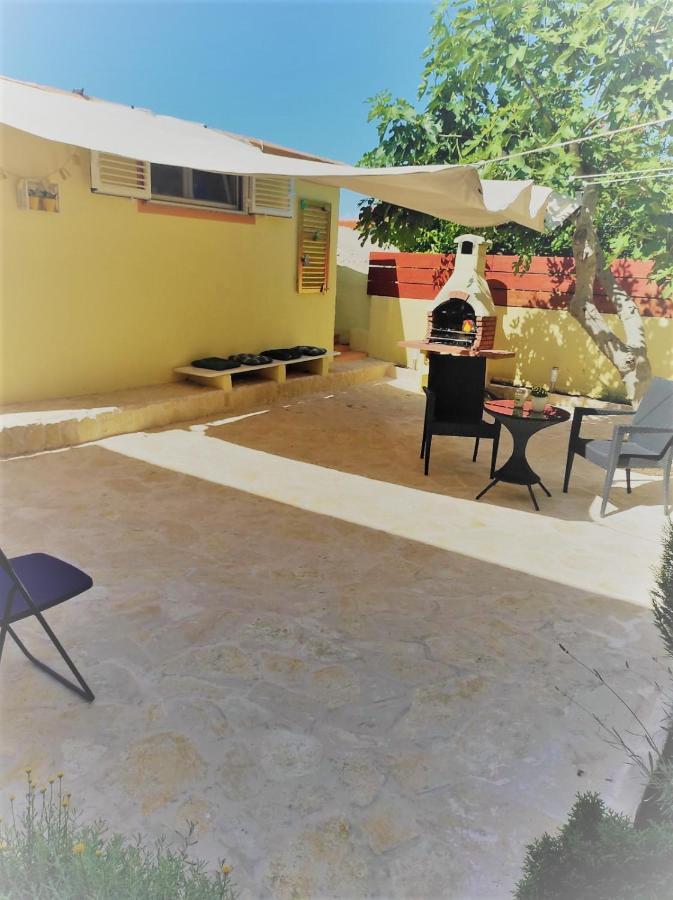 Lumar Holidays And Apartments Preko Extérieur photo