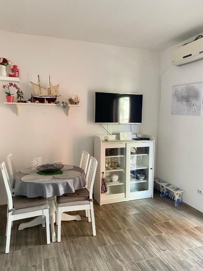 Lumar Holidays And Apartments Preko Extérieur photo